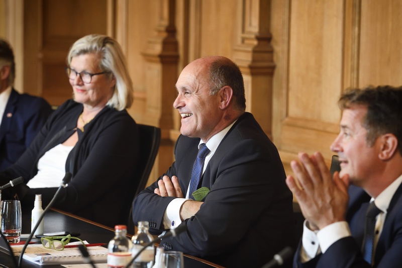 Treffen mit Ständeratspräsident Hans Stöckli
Von links: Botschafterin Ursula Plassnik, Wolfgang Sobotka (V), Nationalratsabgeordneter Norbert Sieber (V)