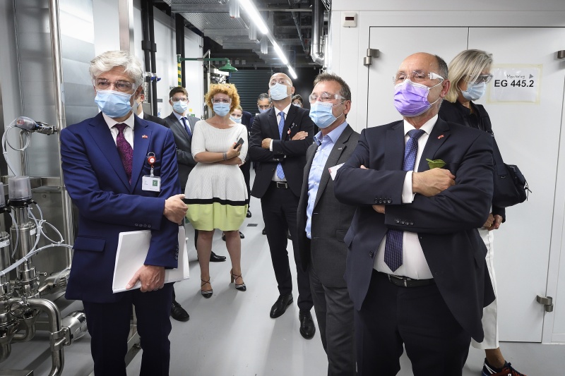 Besuch der Firma CSL Behring in Bern-Wankdorf. Rundgang durch das Firmengebäude