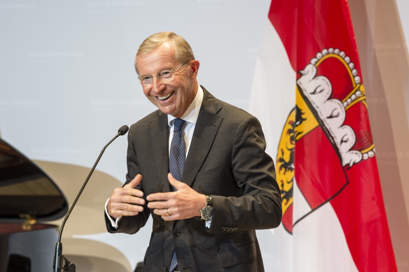 Am Mikrofon: Landeshauptmann Wilfried Haslauer