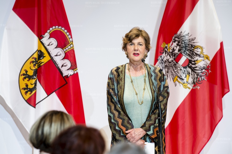 Am Mikrofon: Festspielpräsidentin Helga Rabl-Stadler