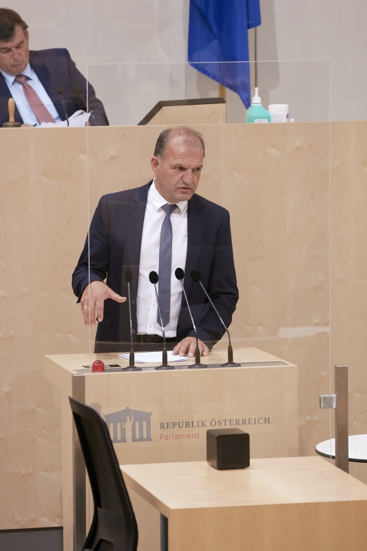 Am Rednerpult Bundesrat Otto Auer (V)