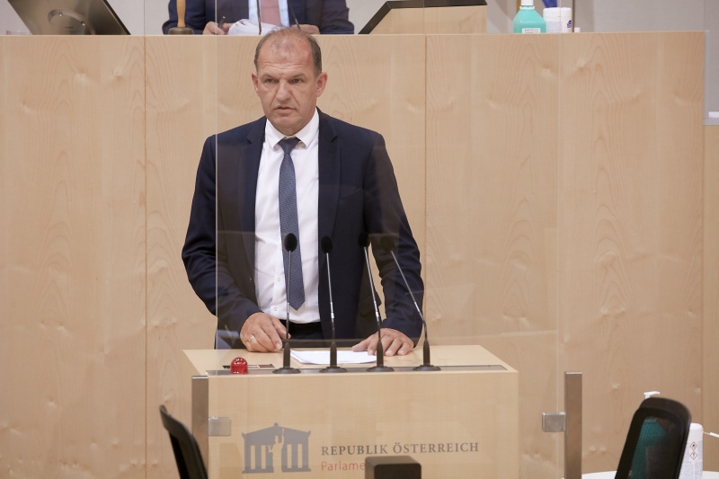 Am Rednerpult Bundesrat Otto Auer (V)