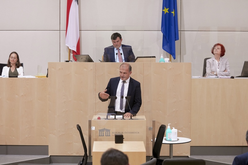 Am Rednerpult Bundesrat Otto Auer (V)