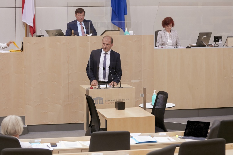 Am Rednerpult Bundesrat Otto Auer (V)