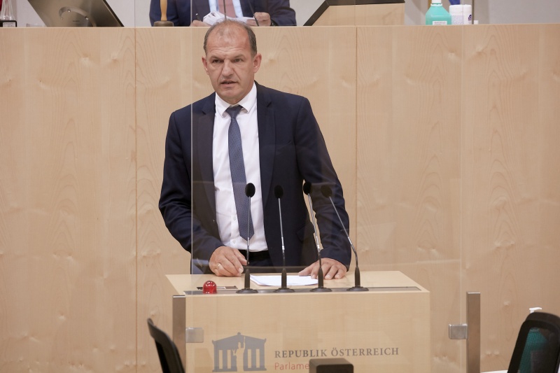 Am Rednerpult Bundesrat Otto Auer (V)