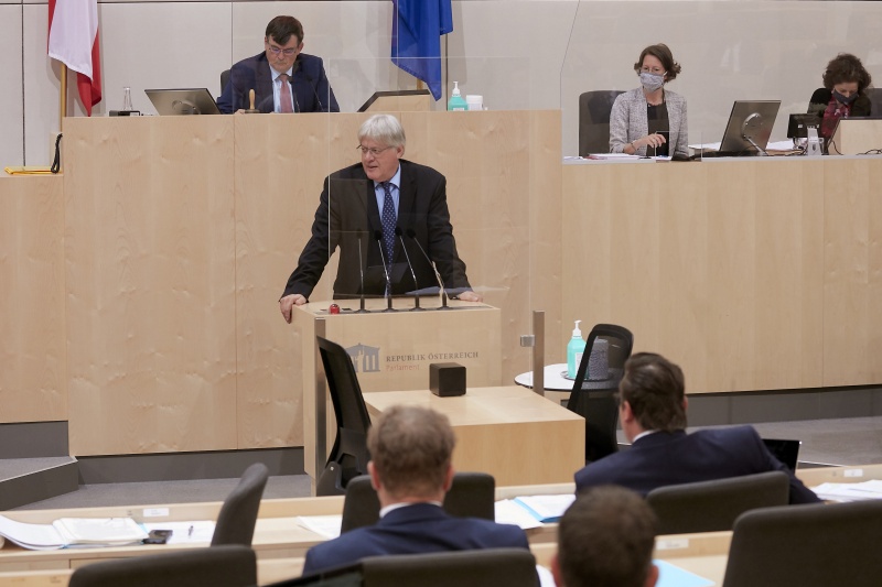 Am Rednerpult Bundesrat Stefan Schennach (S)