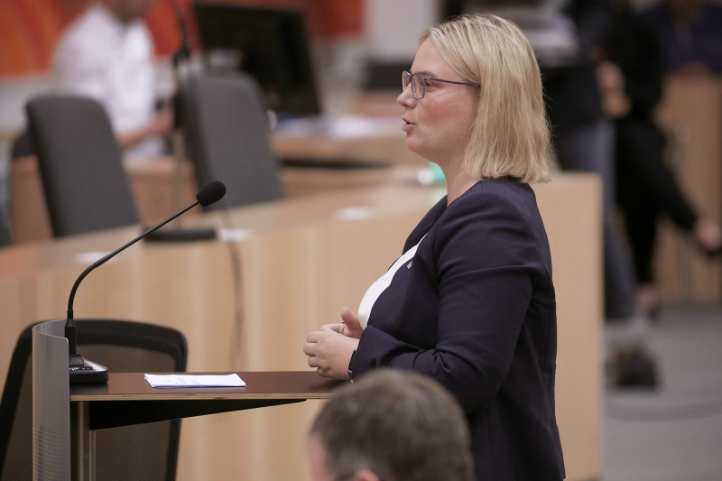 Frage Nationalratsabgeordnete Martina Kaufmann (V)