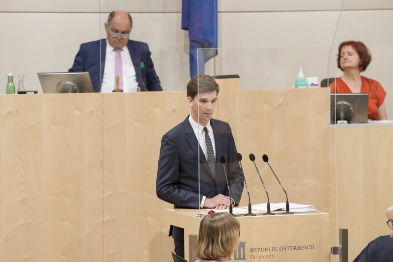 Am Rednerpult: Nationalratsabgeordneter Douglas Hoyos-Trauttmansdorff (N)