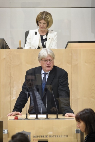 Am Rednerpult Bundesrat Stefan Schennach (S)