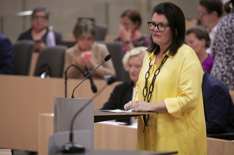 Frage Nationalratsabgeordnete Elisabeth Pfurtscheller (V)