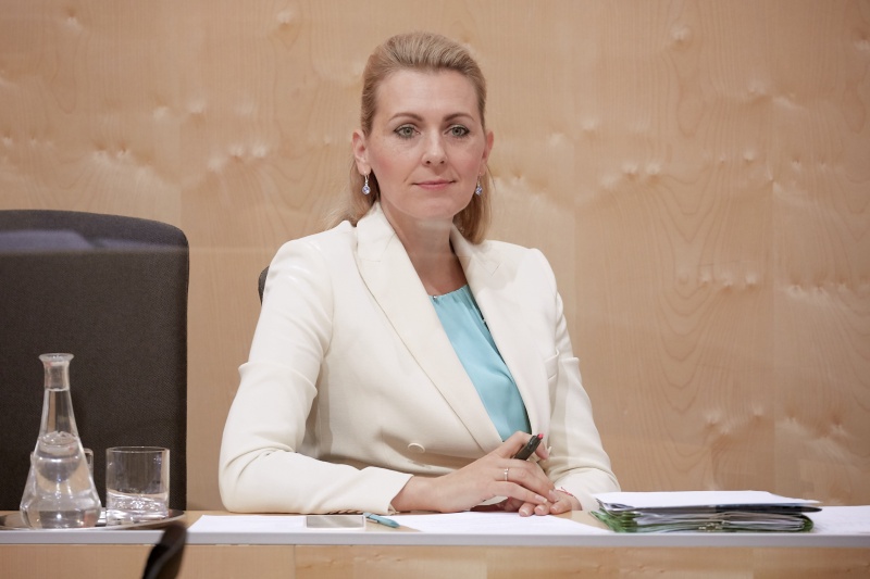 Arbeits- und Familienministerin Christine Aschbacher (V)