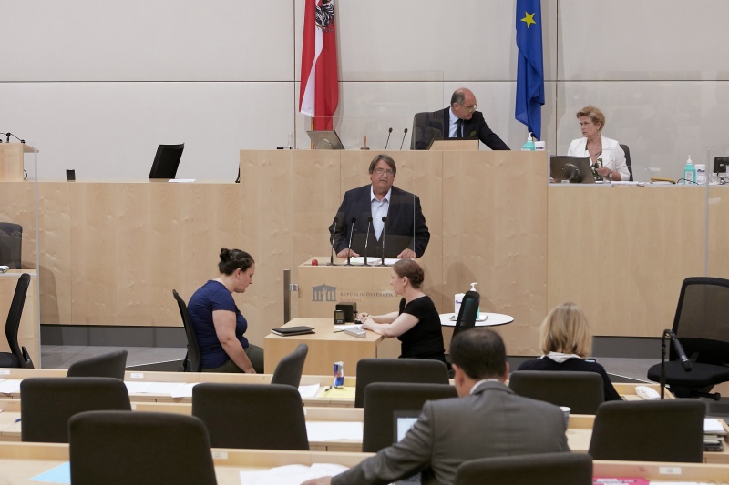 Am Rednerpult Nationalratsabgeordneter Josef Muchitsch (S)