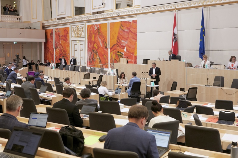 Am Rednerpult Nationalratsabgeordneter Norbert Sieber (V)