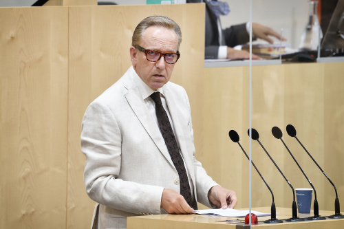 Am Rednerpult: Bundesrat Rudolf Kaske (S)
