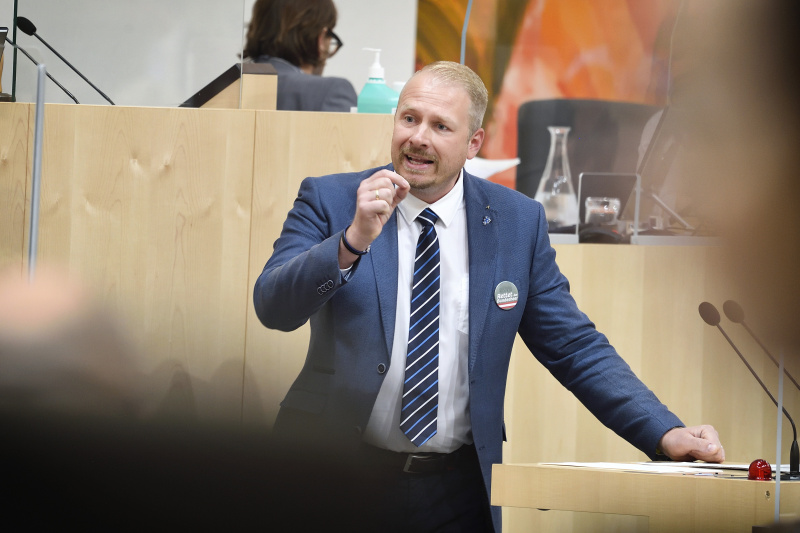 Am Rednerpult: Bundesrat Markus Leinfellner (F)