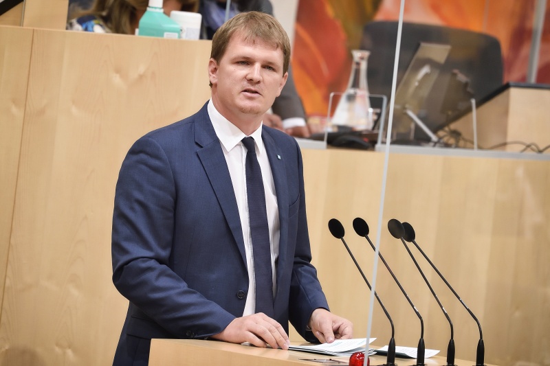 Bundesrat Bernhard Hirczy (V) am Rednerpult