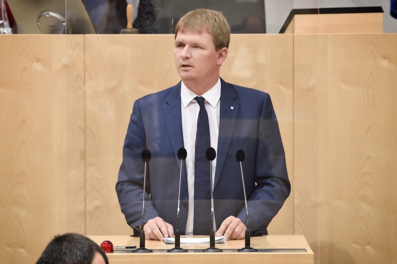 Bundesrat Bernhard Hirczy (V) am Rednerpult