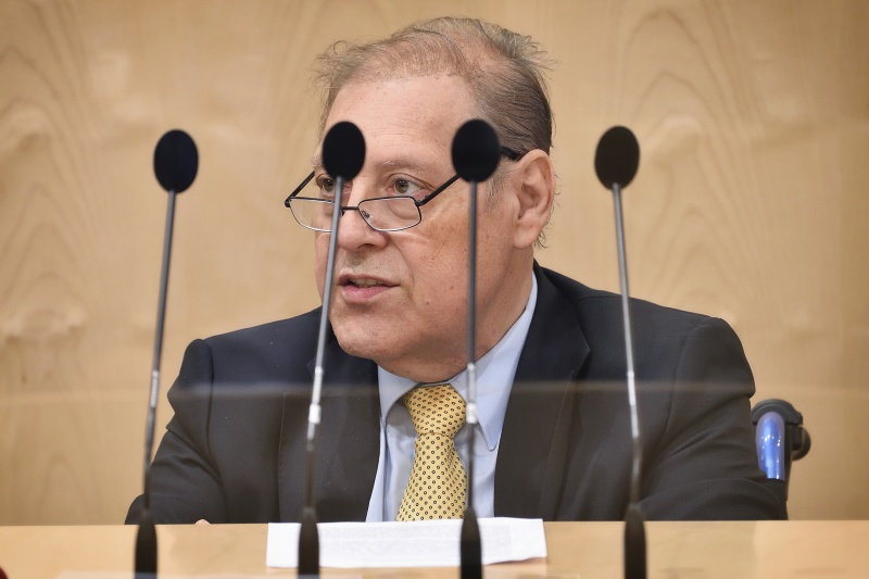 Bundesrat Wolfgang Beer (S) am Rednerpult