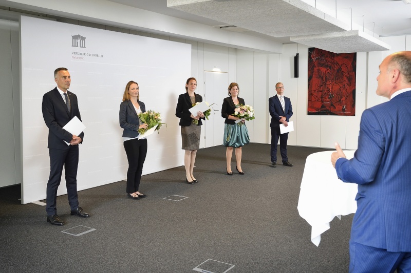 Von links: Karl-Heinz Grundböck, Susanna Enk, Angelika Hable, Magdalena Greiner, Dietmar Nestlang, Nationalratspräsident Wolfgang Sobotka (V)